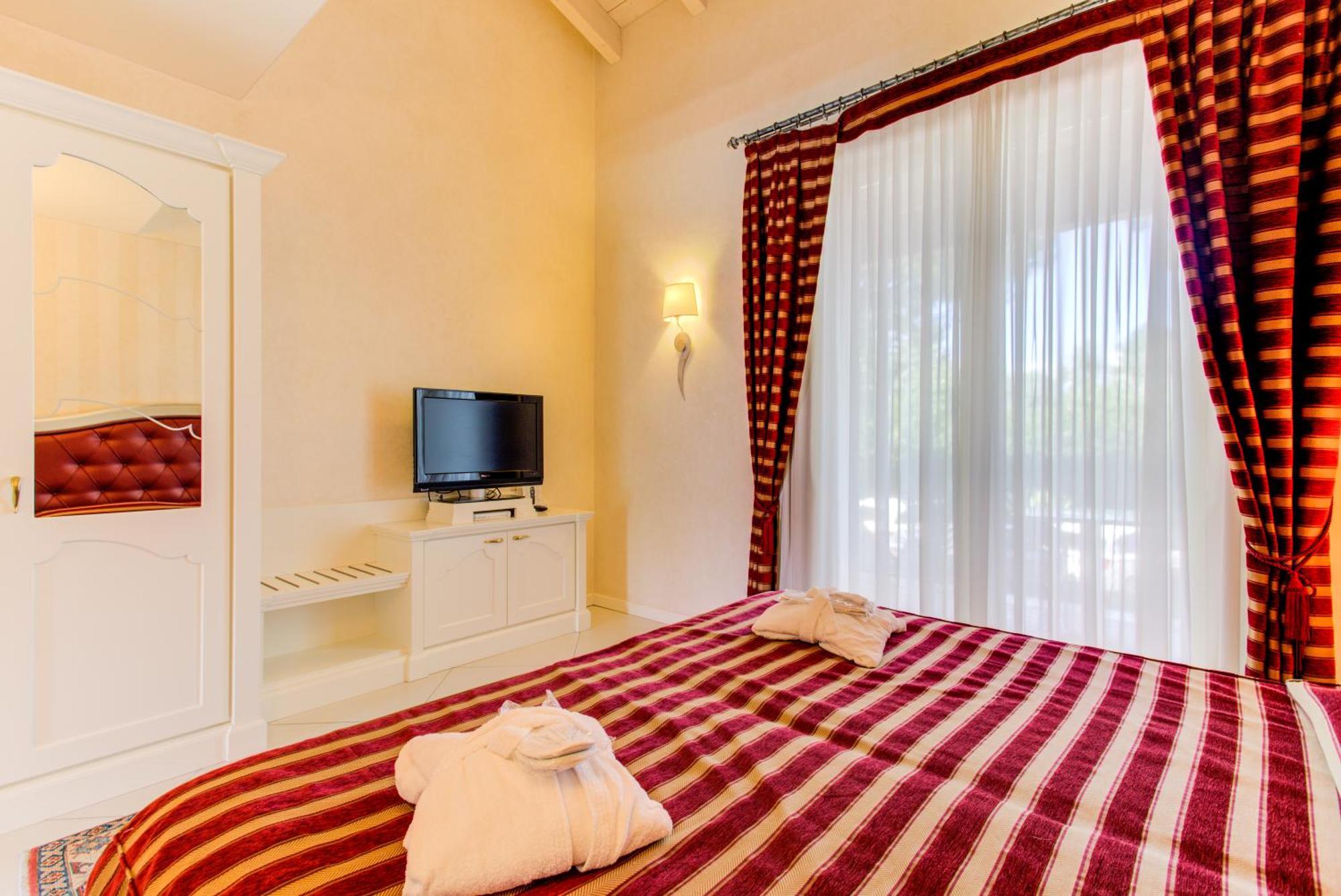 Monastero Resort & Spa Сойано-дель-Лаго Экстерьер фото